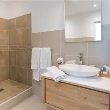 Bleu Emeraude Residence